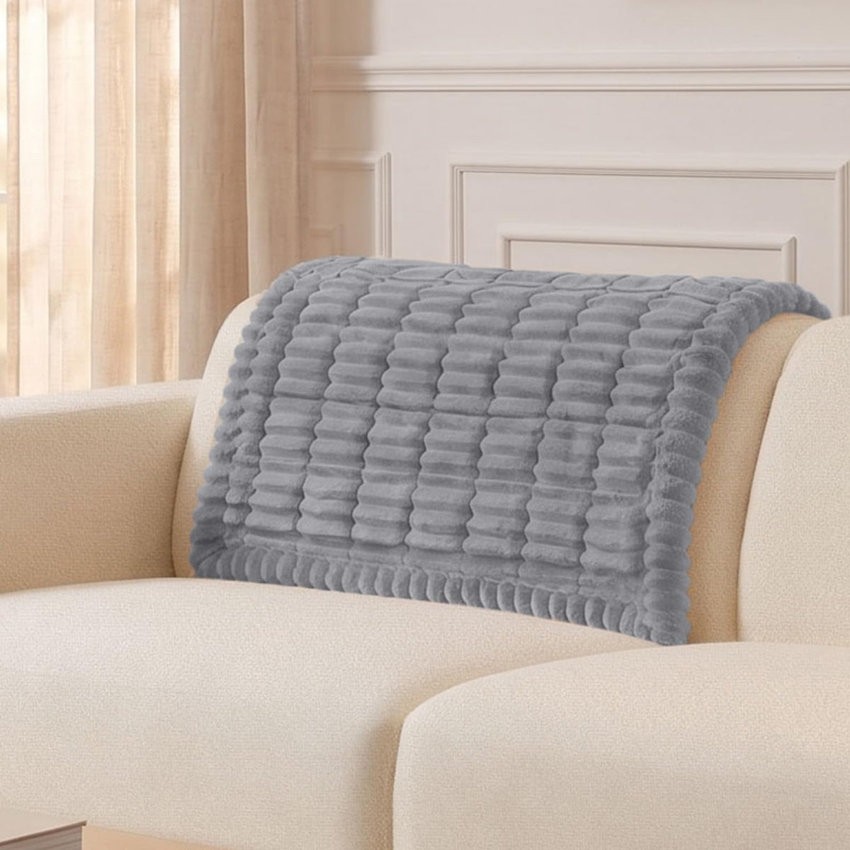 Smiry Couch Cover for Dogs, Non Slip Washable Sofa Protector for Pets, Soft Furniture Cover for Pet, Stylish Sofa Covers, Cozy Protect Against Fur, Dirt & Everyday Messes