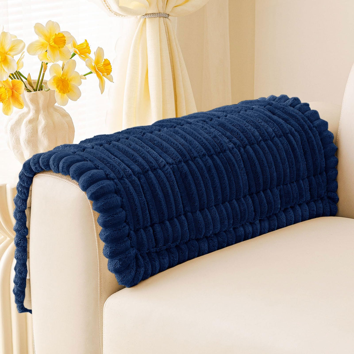 Smiry Couch Cover for Dogs, Non Slip Washable Sofa Protector for Pets, Soft Furniture Cover for Pet, Stylish Sofa Covers, Cozy Protect Against Fur, Dirt & Everyday Messes