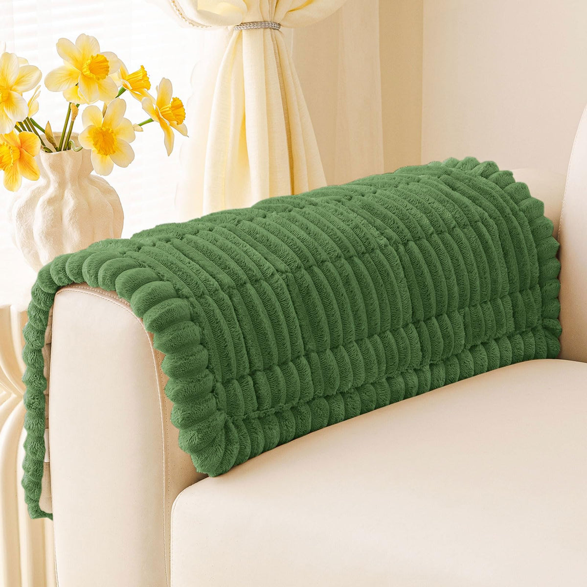 Smiry Couch Cover for Dogs, Non Slip Washable Sofa Protector for Pets, Soft Furniture Cover for Pet, Stylish Sofa Covers, Cozy Protect Against Fur, Dirt & Everyday Messes