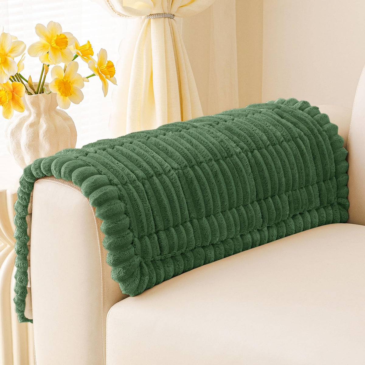 Smiry Couch Cover for Dogs, Non Slip Washable Sofa Protector for Pets, Soft Furniture Cover for Pet, Stylish Sofa Covers, Cozy Protect Against Fur, Dirt & Everyday Messes