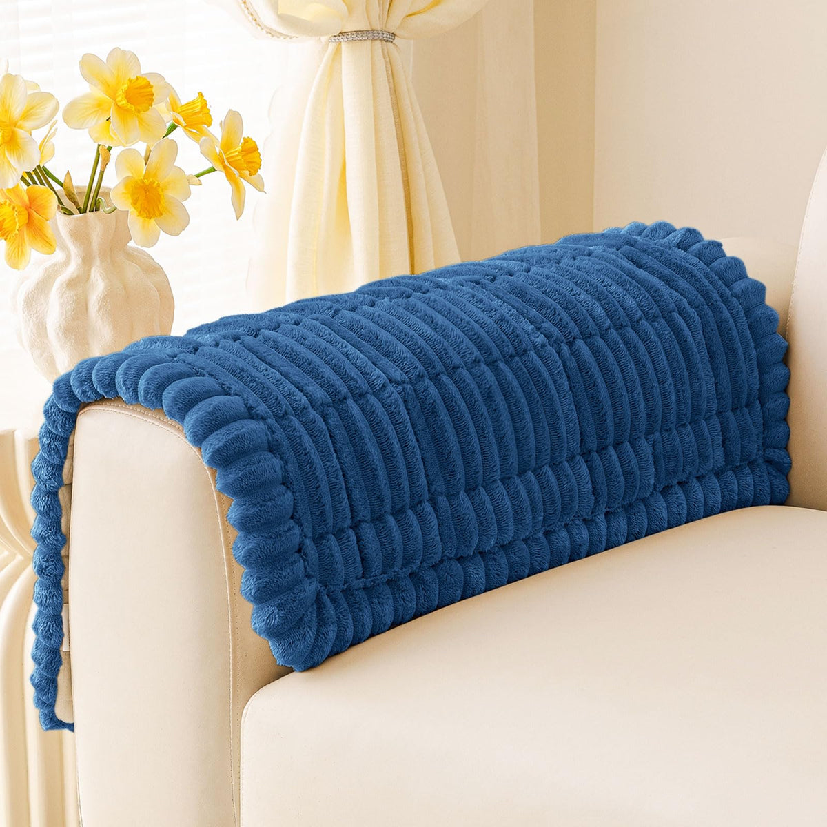Smiry Couch Cover for Dogs, Non Slip Washable Sofa Protector for Pets, Soft Furniture Cover for Pet, Stylish Sofa Covers, Cozy Protect Against Fur, Dirt & Everyday Messes