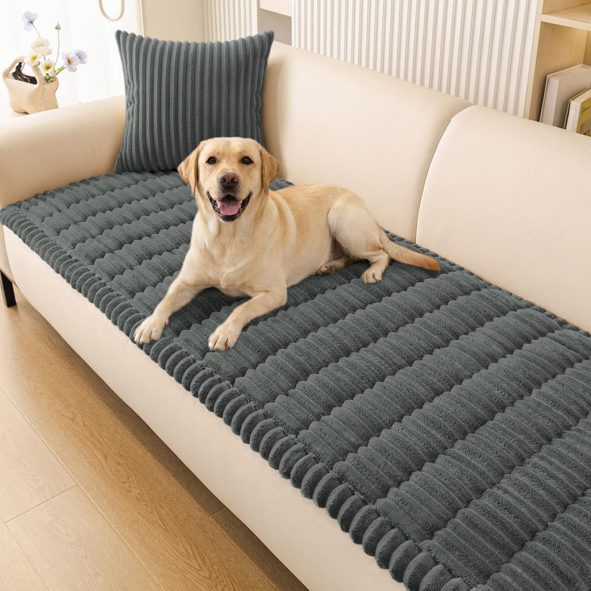 Smiry Couch Cover for Dogs, Non Slip Washable Sofa Protector for Pets, Soft Furniture Cover for Pet, Stylish Sofa Covers, Cozy Protect Against Fur, Dirt & Everyday Messes