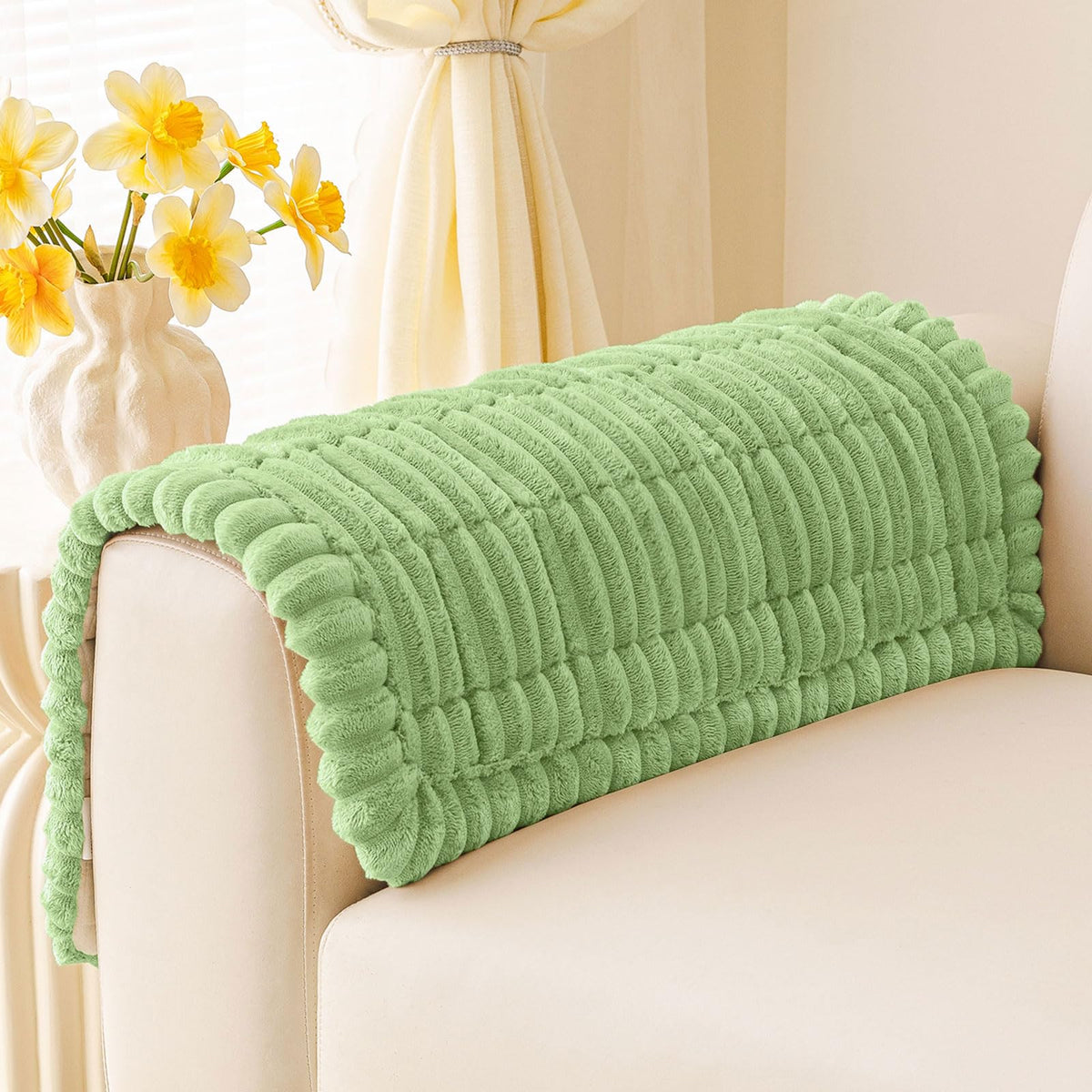 Smiry Couch Cover for Dogs, Non Slip Washable Sofa Protector for Pets, Soft Furniture Cover for Pet, Stylish Sofa Covers, Cozy Protect Against Fur, Dirt & Everyday Messes