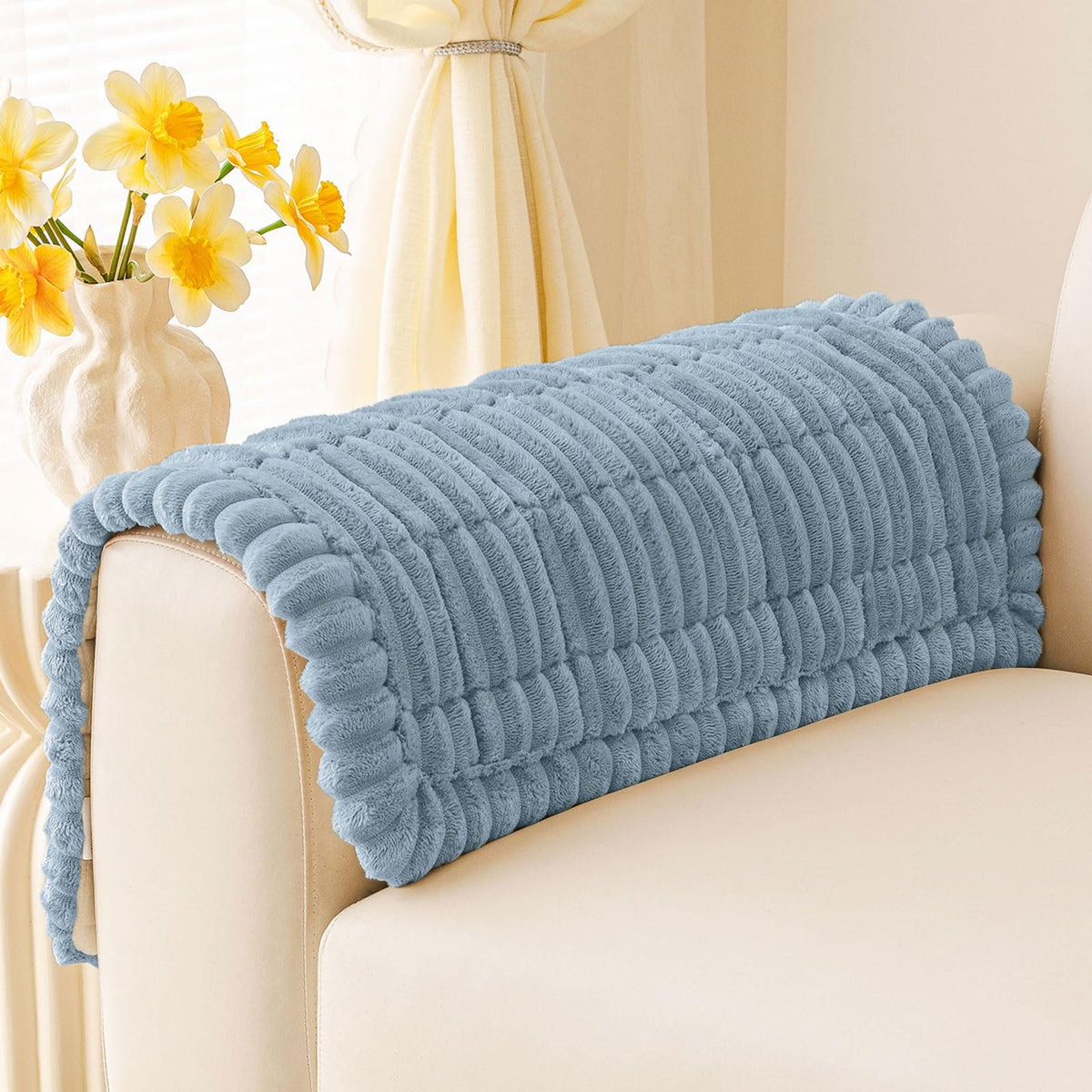 Smiry Couch Cover for Dogs, Non Slip Washable Sofa Protector for Pets, Soft Furniture Cover for Pet, Stylish Sofa Covers, Cozy Protect Against Fur, Dirt & Everyday Messes