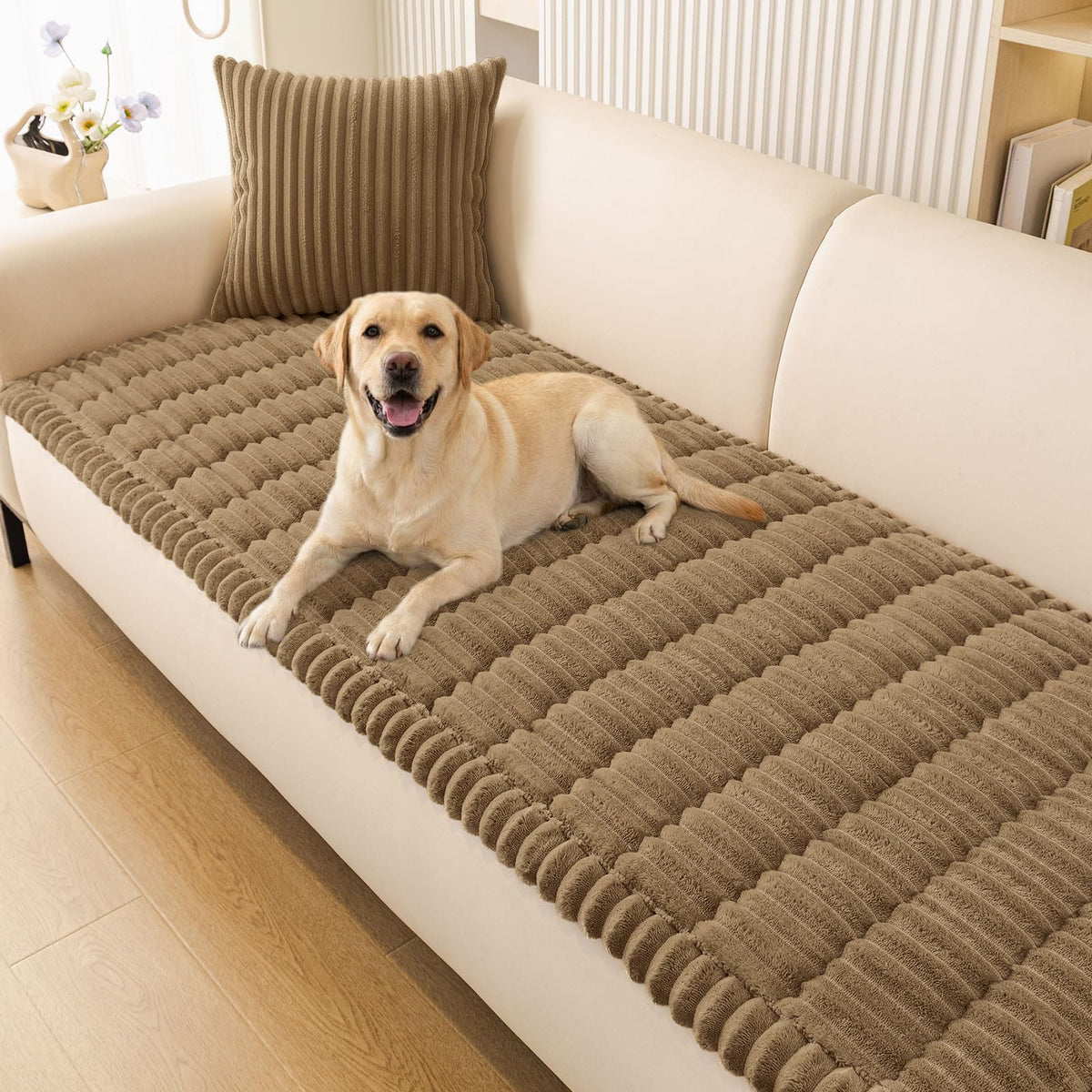 Smiry Couch Cover for Dogs, Non Slip Washable Sofa Protector for Pets, Soft Furniture Cover for Pet, Stylish Sofa Covers, Cozy Protect Against Fur, Dirt & Everyday Messes